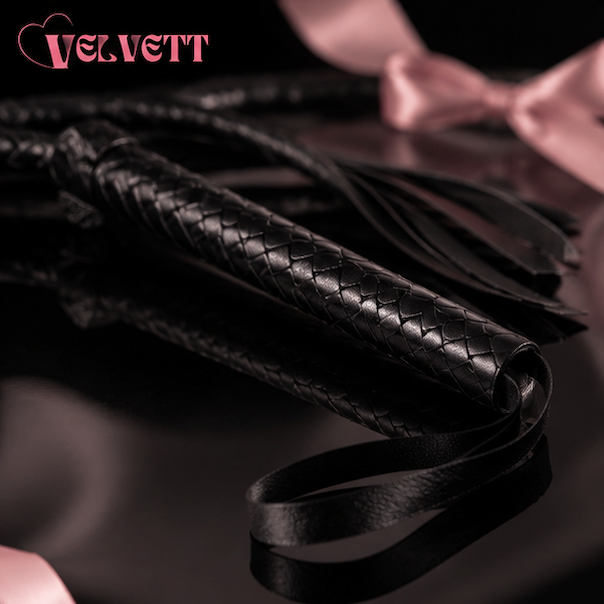 Macaron Whip (Black)